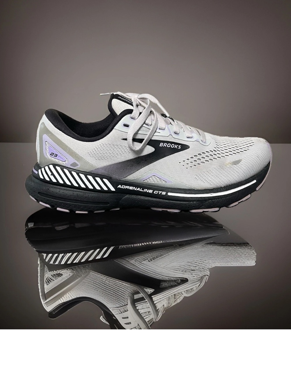 Brooks Adrenaline GTS 23 Women's Gray Running Shoes Size 8.5B